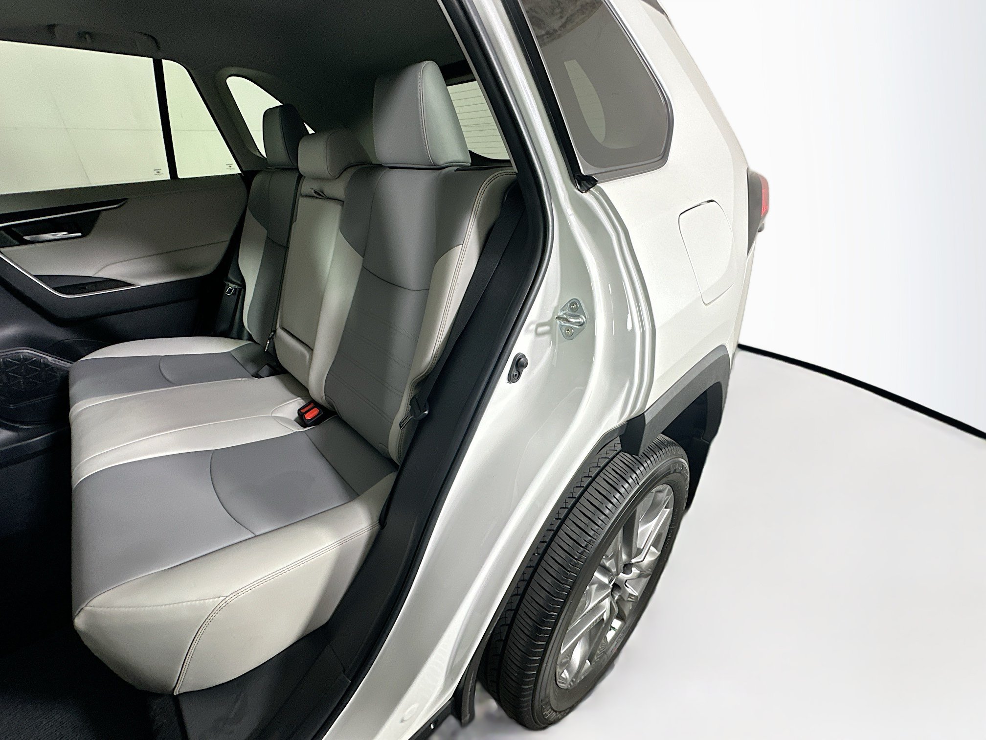 Used 2024 Toyota RAV4 XLE Premium w/ Weather Package FWD image 26