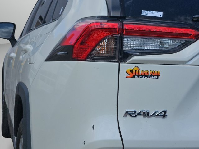 Used 2022 Toyota RAV4 XLE Premium FWD image 30