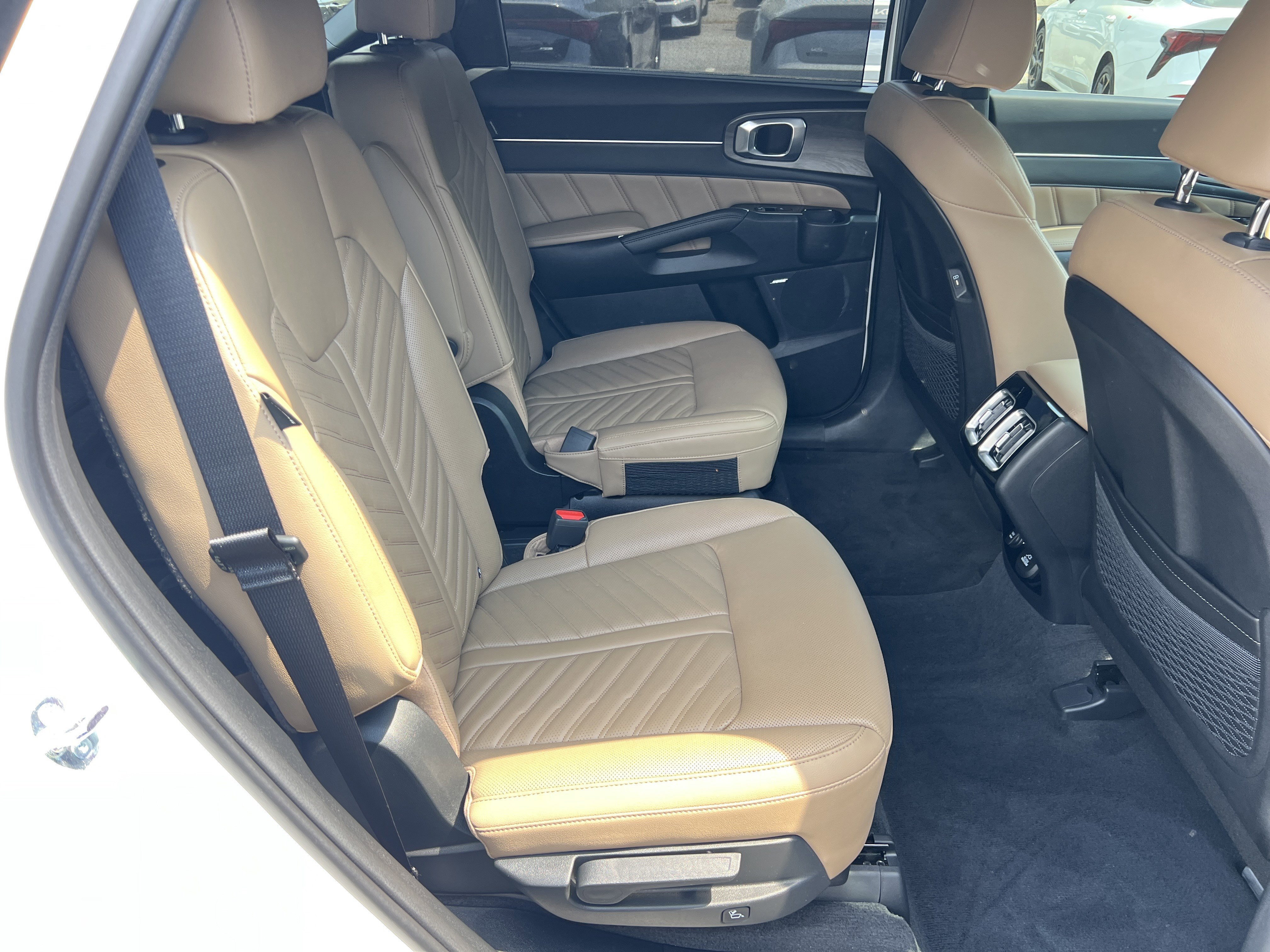 Used 2025 Kia Sorento SX Prestige w/ Olive Brown Leather Package AWD/4WD image 15