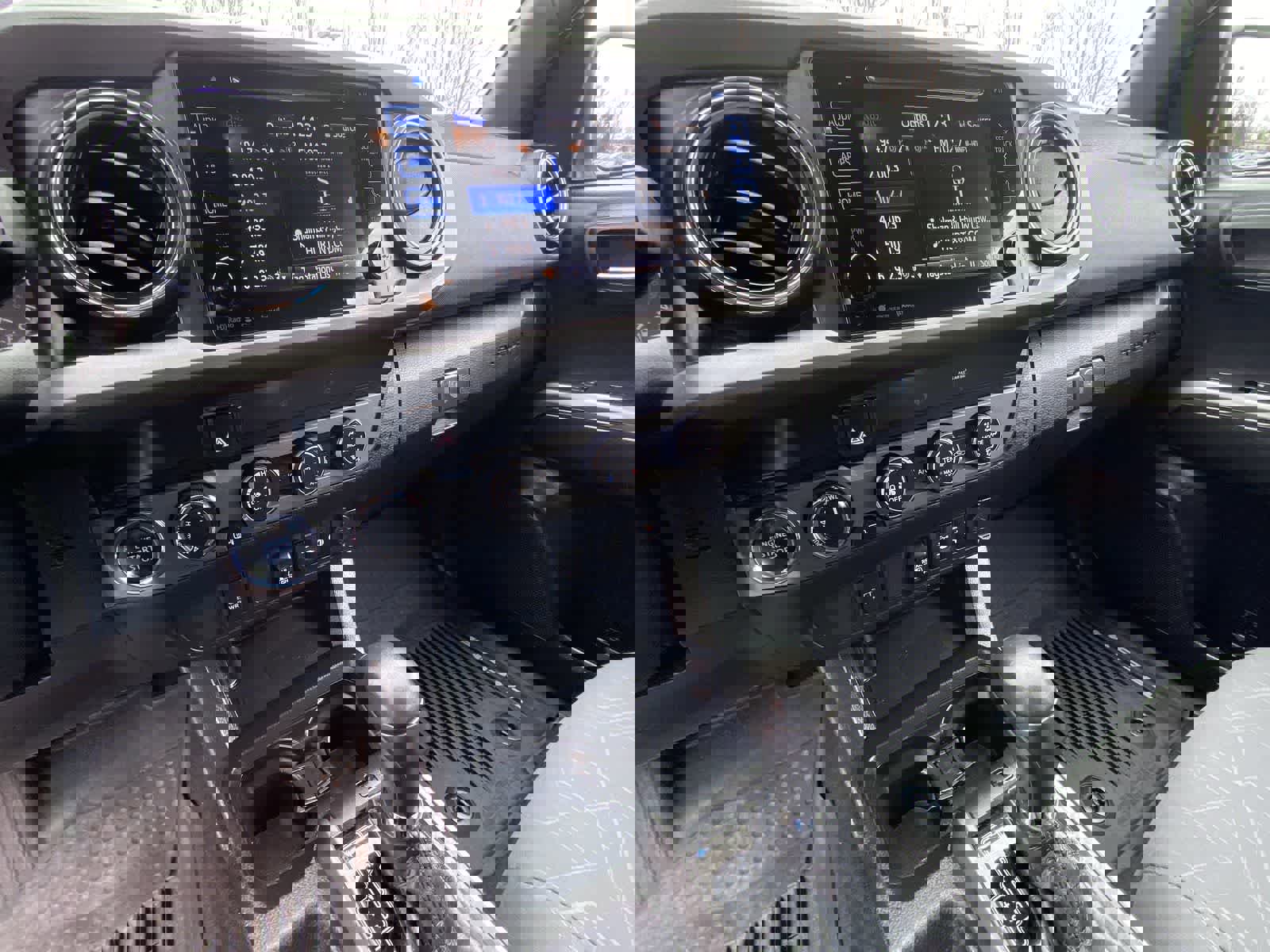 Used 2019 Toyota Tacoma TRD Sport image 19