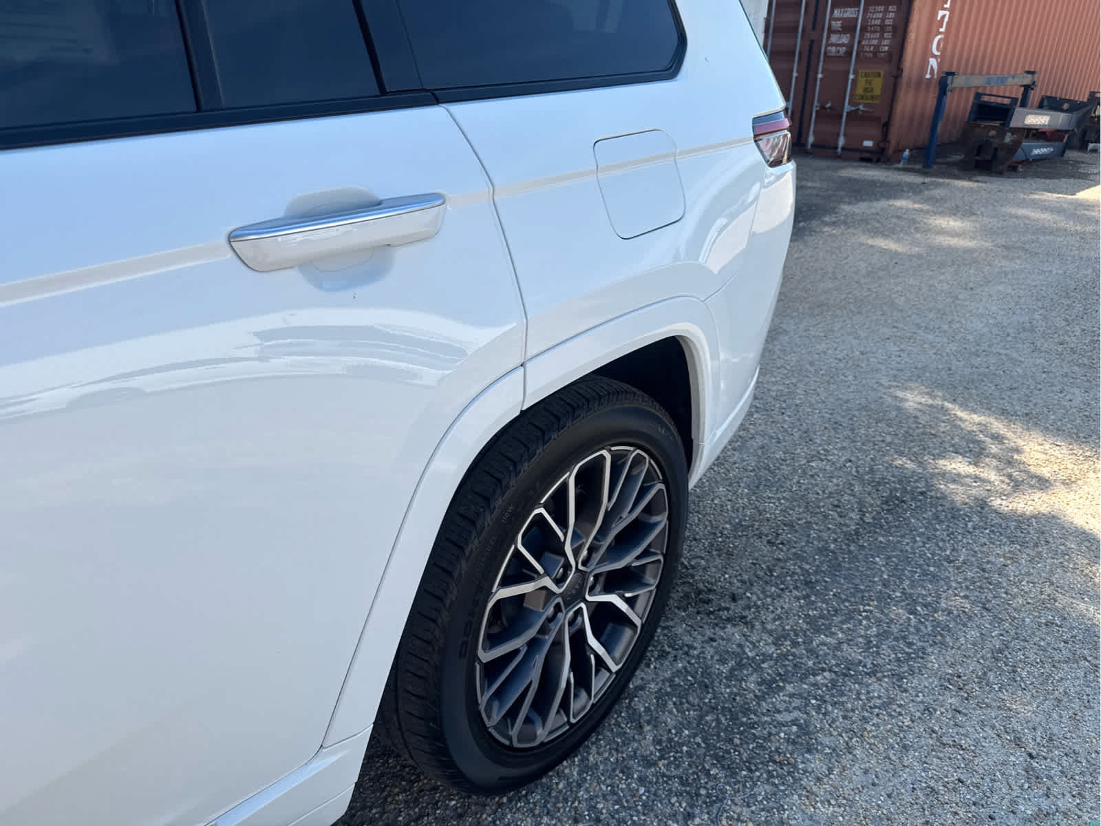 Used 2025 Jeep Grand Cherokee L Summit AWD/4WD image 16