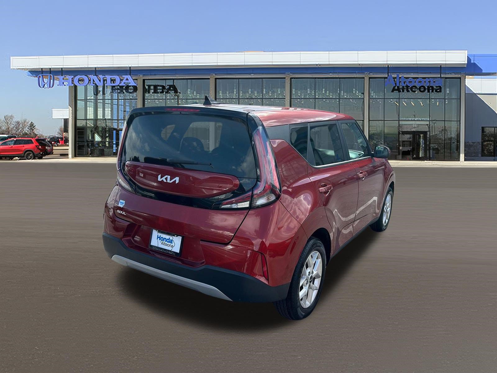 Used 2024 Kia Soul LX w/ Option Group 015 FWD image 4