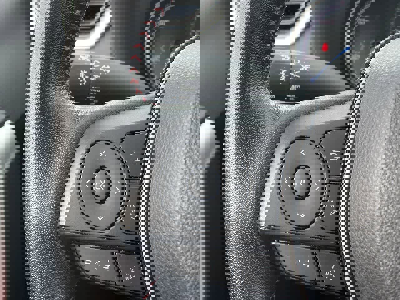 Used 2023 Toyota RAV4 SE image 30