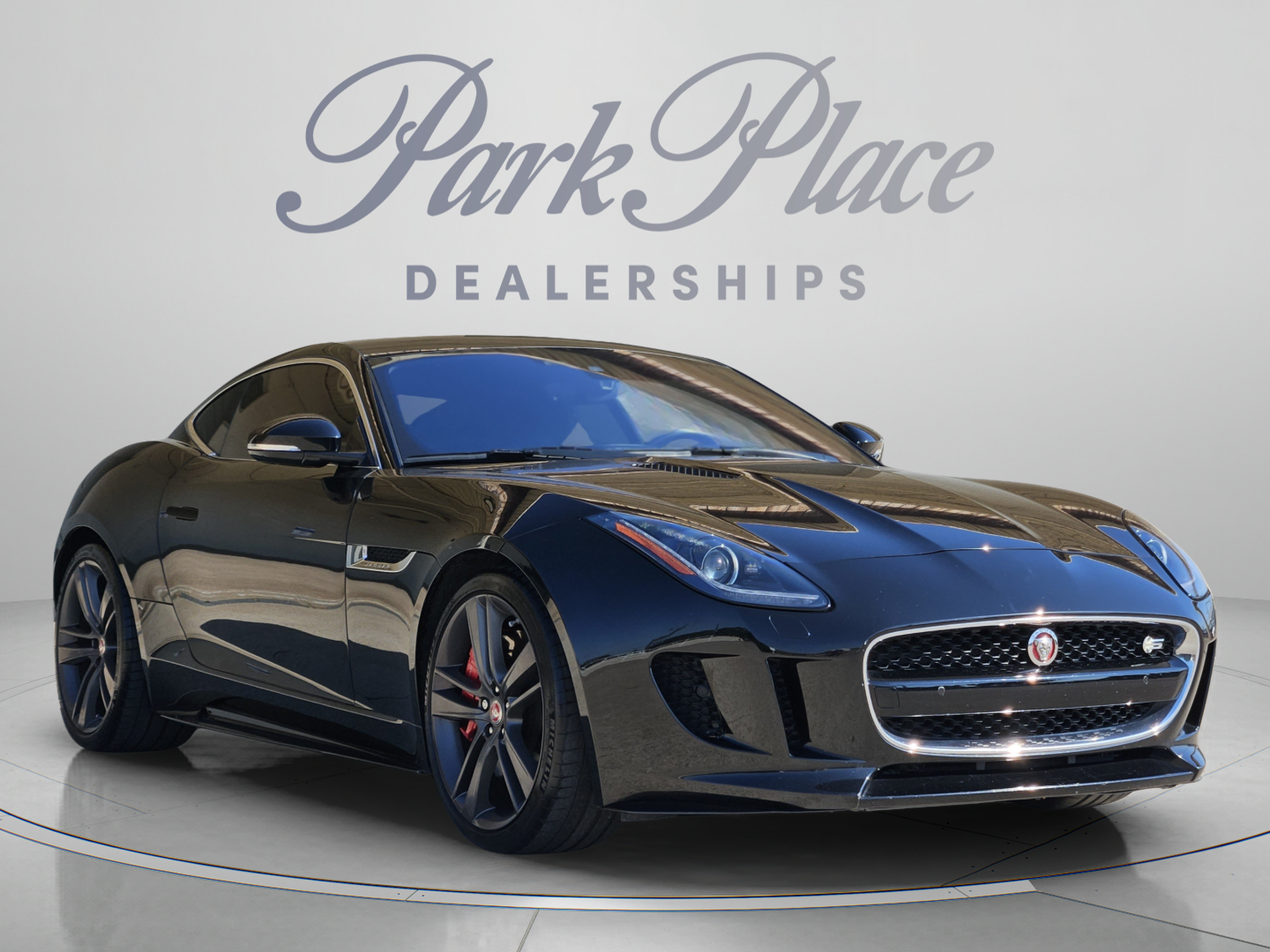 Used 2017 Jaguar F-TYPE S RWD image 8