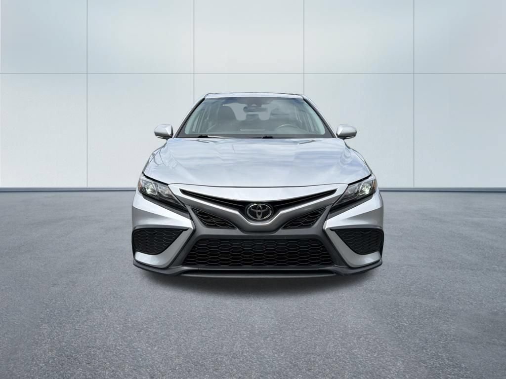 Used 2024 Toyota Camry SE FWD image 3