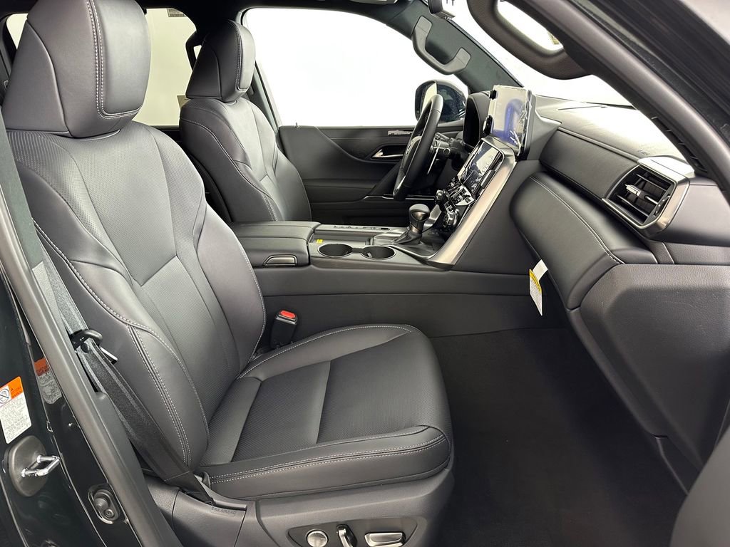 New 2026 Lexus LX 600 4WD w/ Interior Upgrade Package image 21