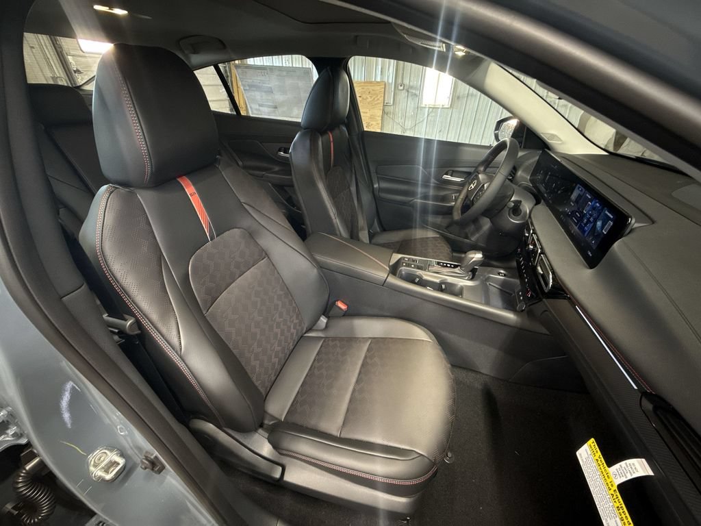 New 2026 Nissan Sentra SR w/ SR Premium Package FWD image 25