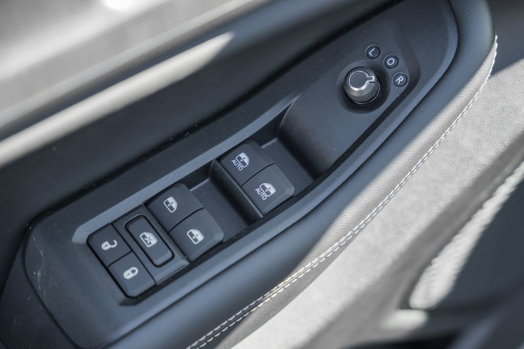 New 2025 Jeep Grand Cherokee Laredo X w/ Luxury Tech Group I image 36