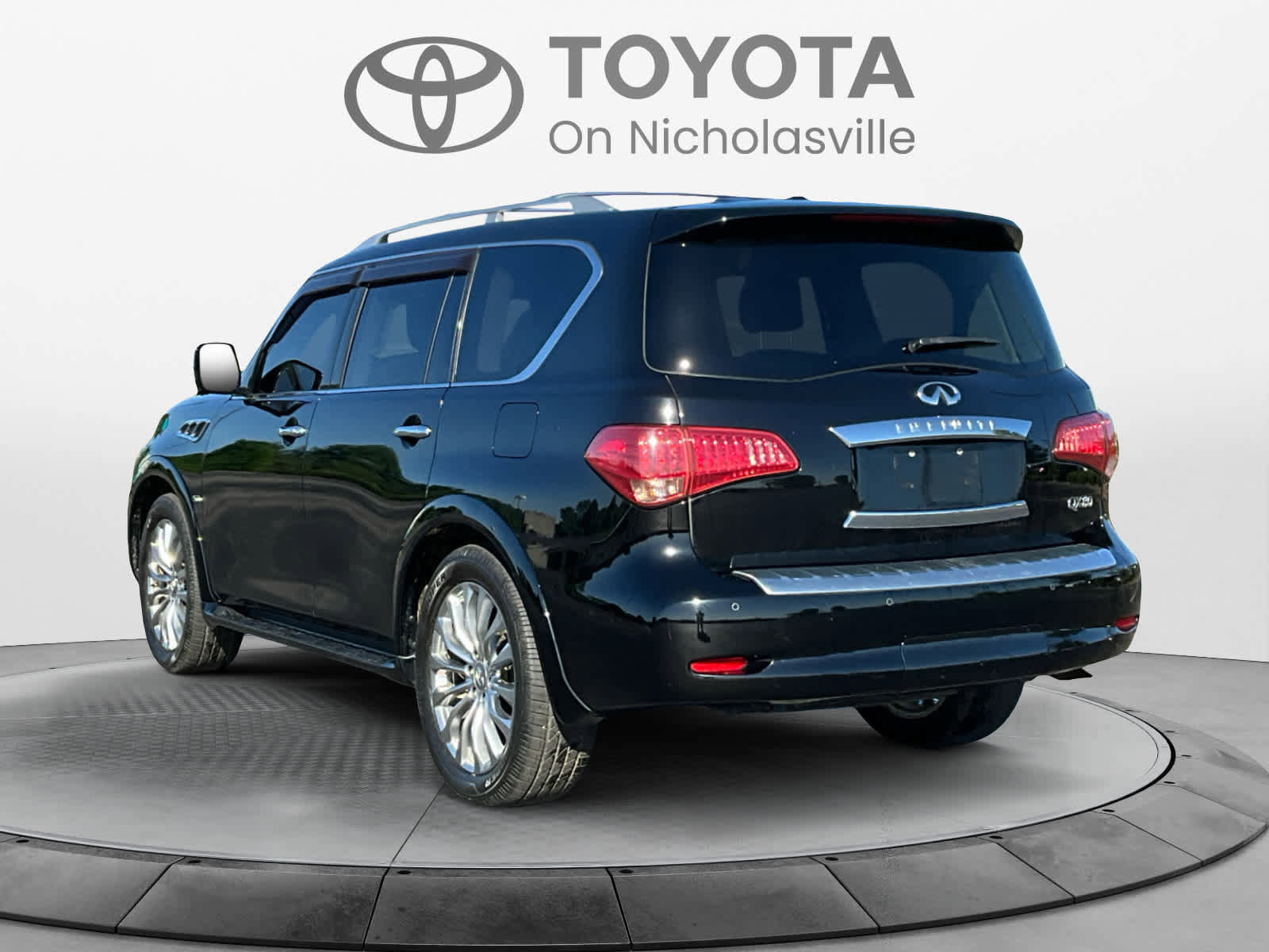 Used 2015 INFINITI QX80 4WD w/ Deluxe Technology Package image 4
