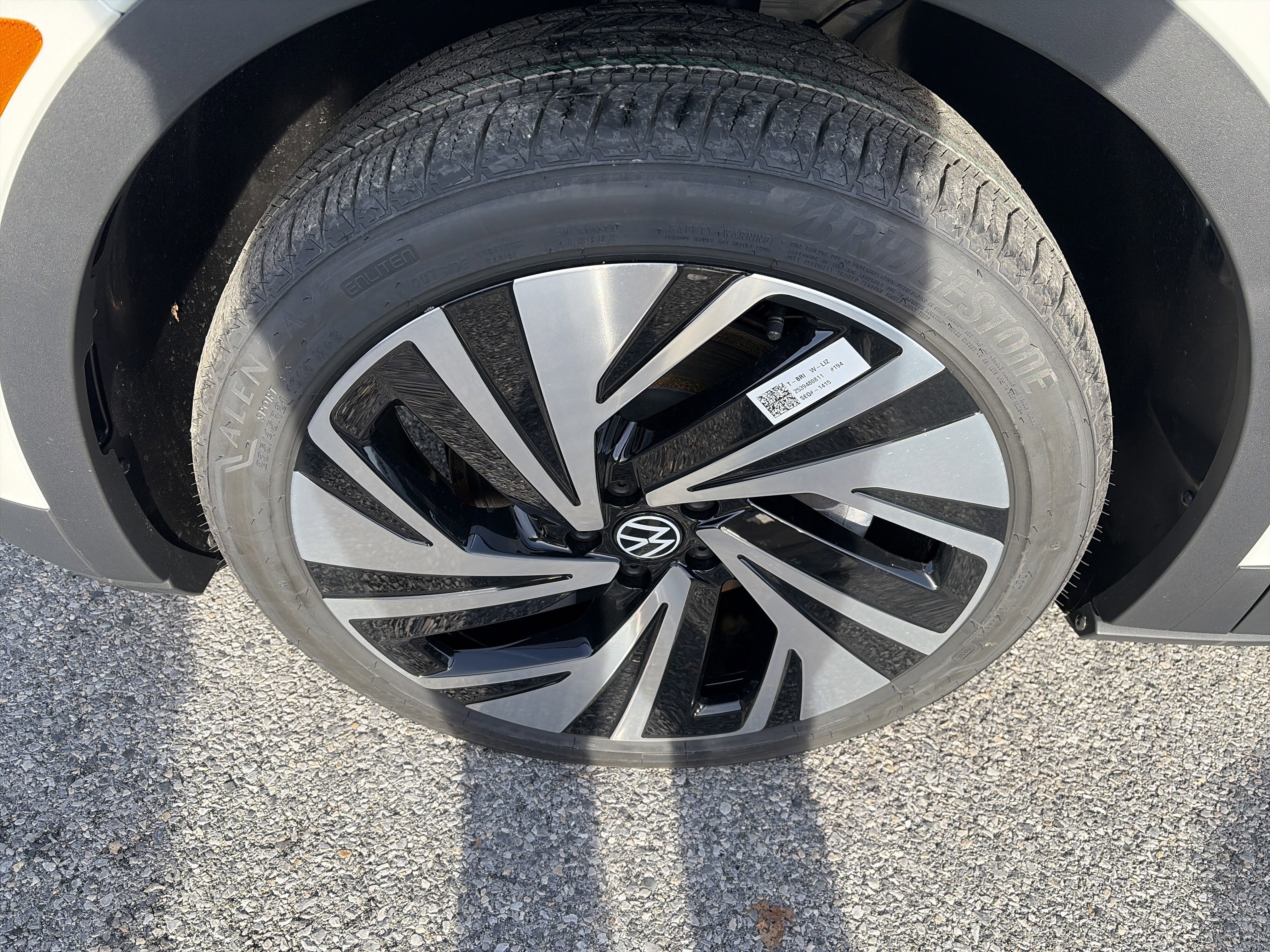 New 2025 Volkswagen ID.4 Pro S Plus AWD/4WD image 8