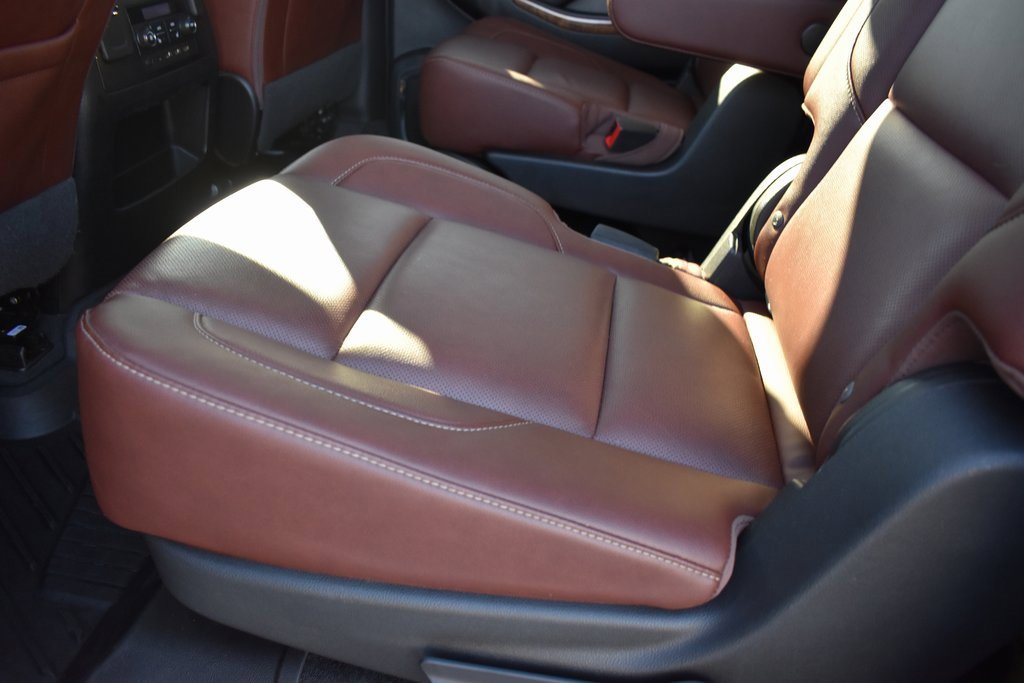 Used 2020 Chevrolet Suburban Premier w/ Premier Plus Edition image 9