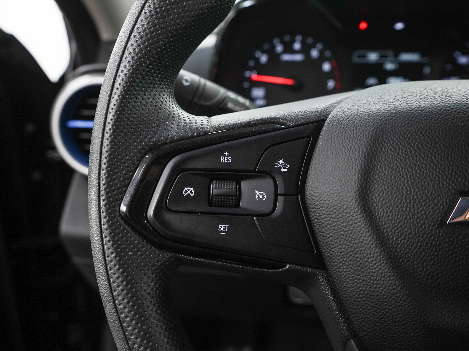Used 2024 Chevrolet Trax LS FWD image 23