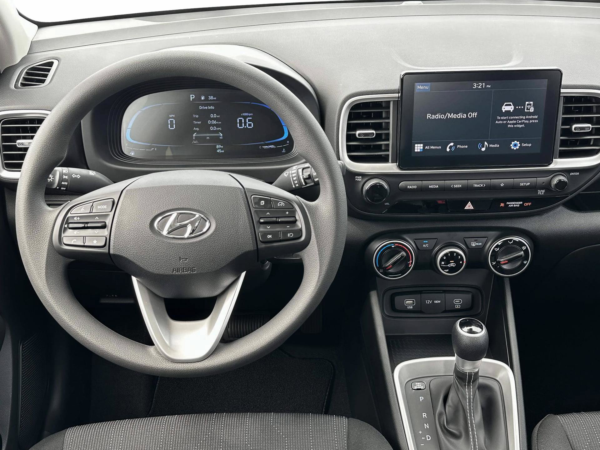 New 2025 Hyundai Venue SE image 17