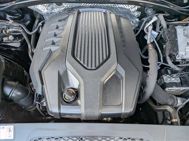 Certified 2024 Porsche Macan image 28