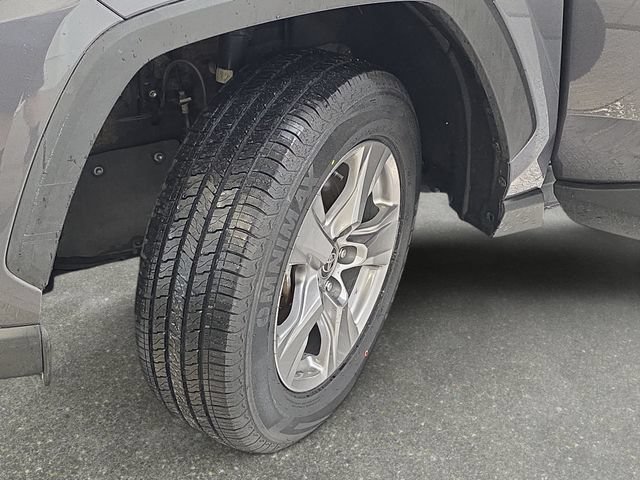 Certified 2025 Toyota RAV4 XLE FWD image 28