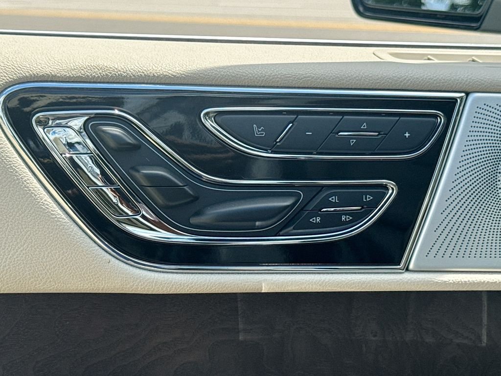 Used 2020 Lincoln Navigator Reserve w/ Luxury Package AWD/4WD image 15