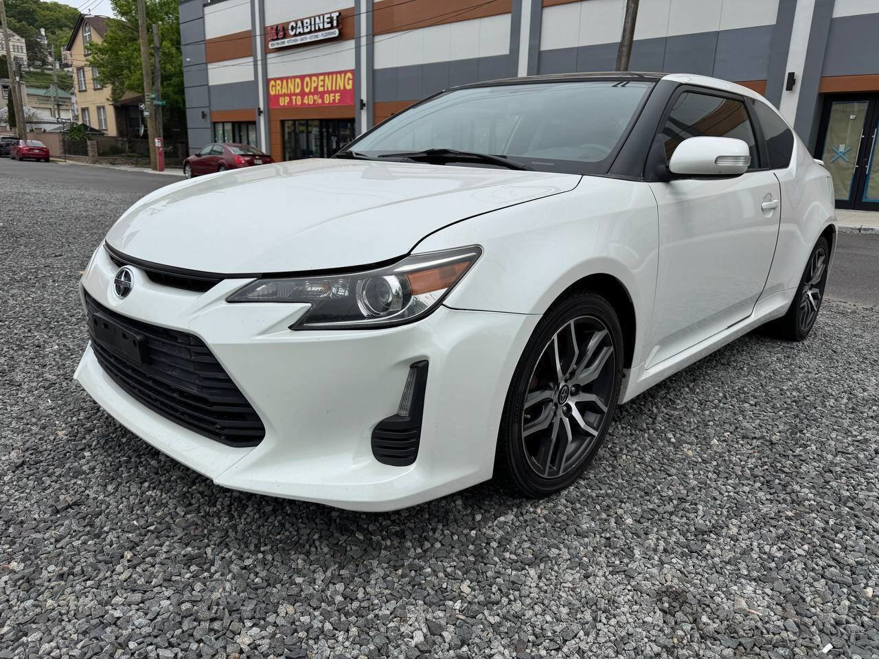 Used 2016 Scion tC FWD image 1