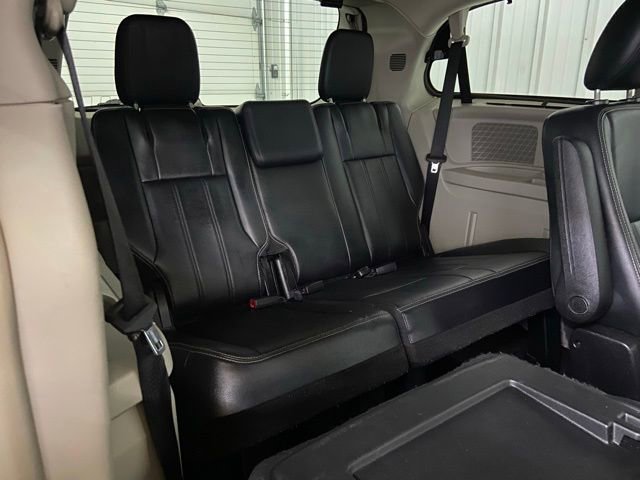Used 2012 Chrysler Town & Country Touring-L w/ Premium Group FWD image 18