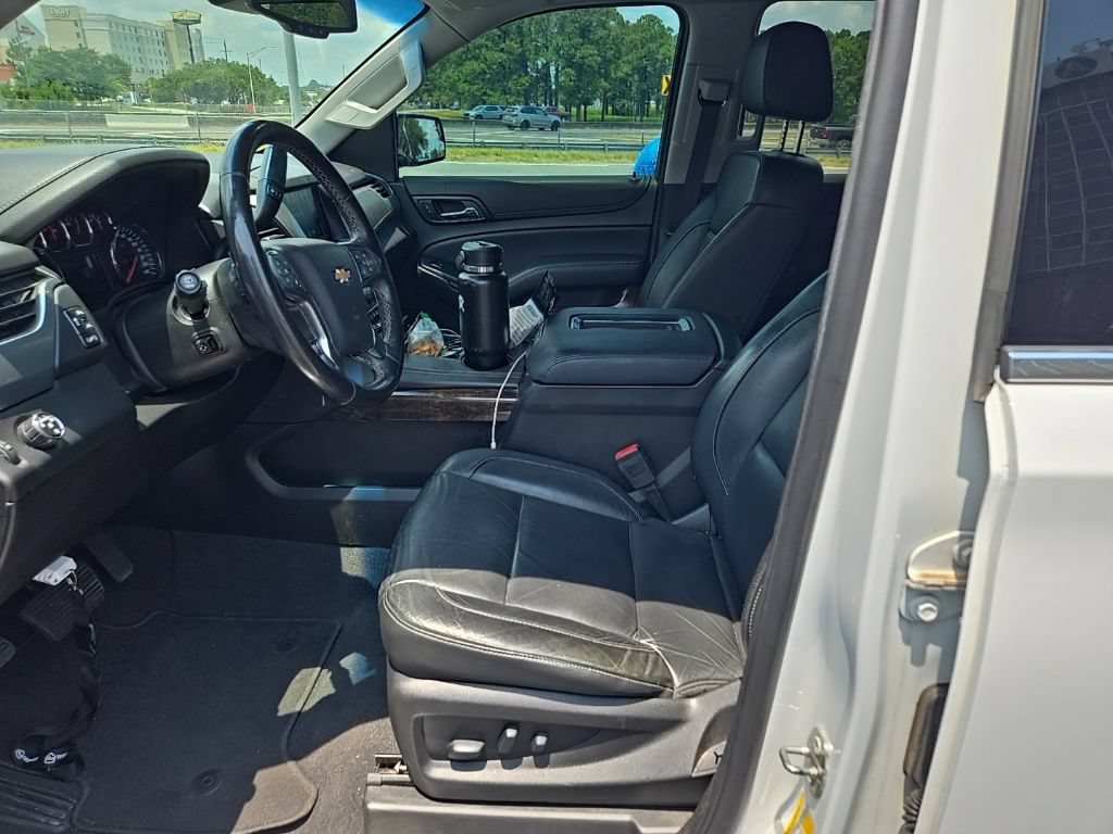 Used 2019 Chevrolet Suburban LT RWD image 12