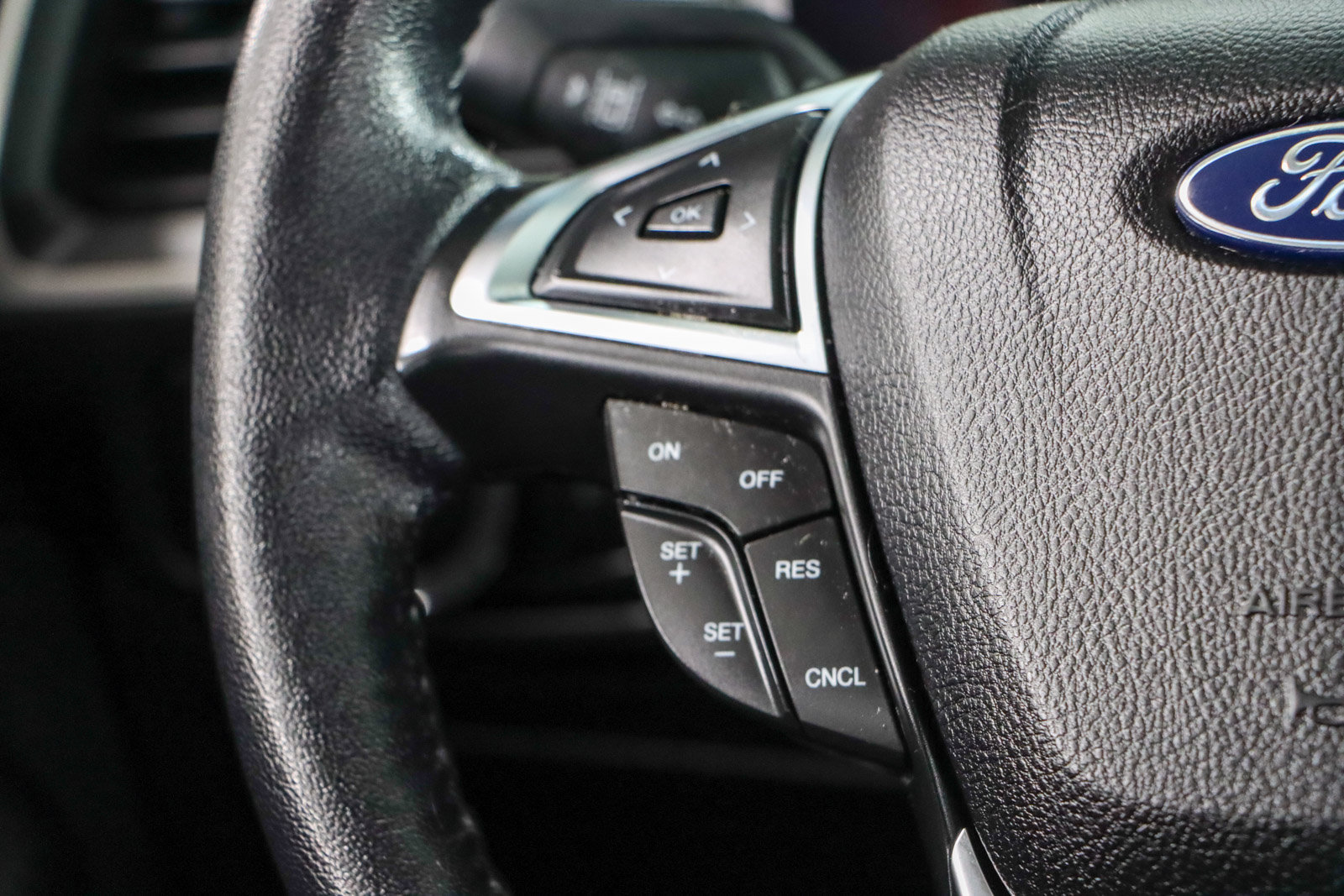Used 2023 Ford Edge SEL AWD/4WD image 13