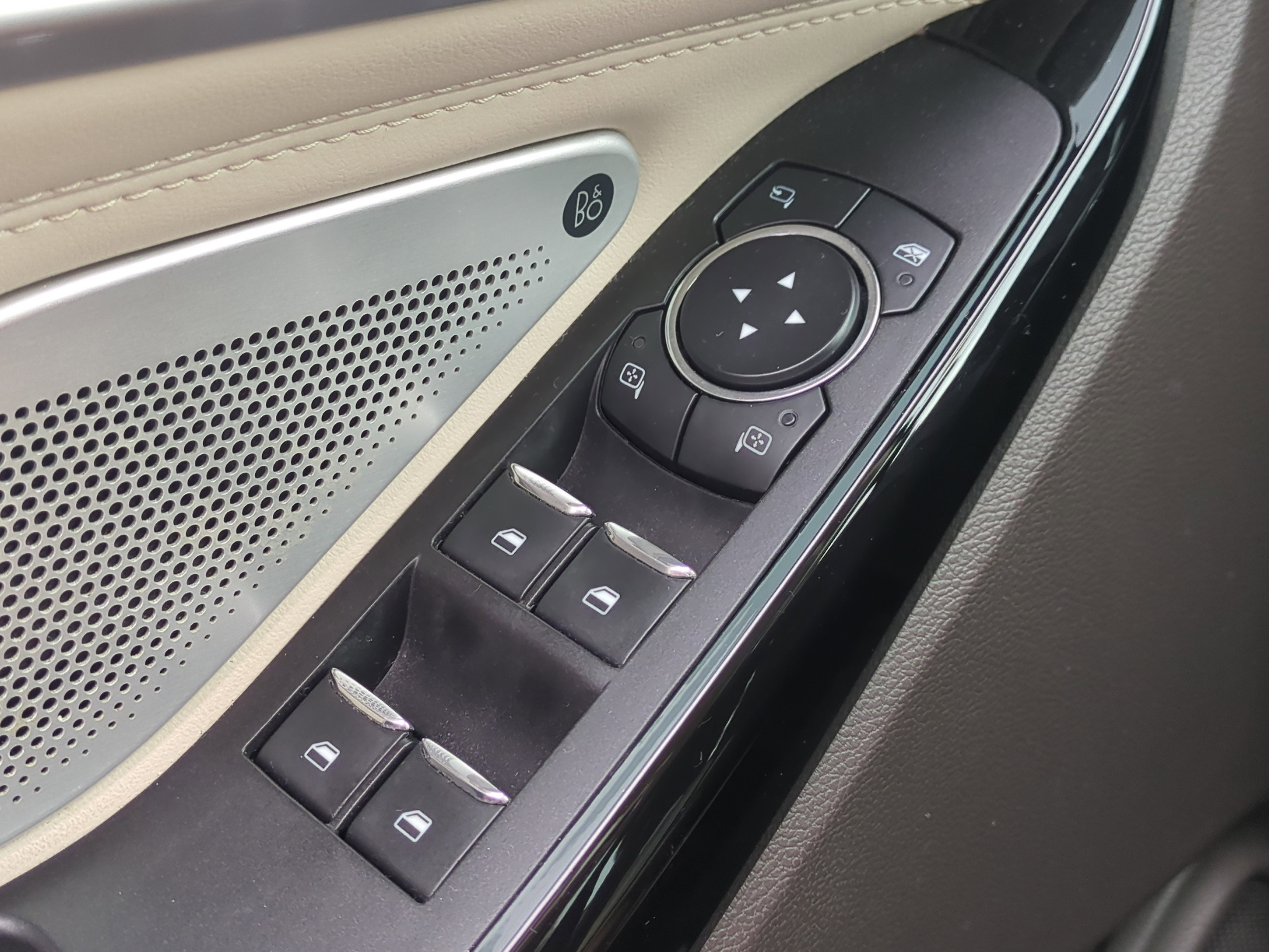 Used 2022 Ford Explorer Platinum w/ Equipment Group 601A image 27