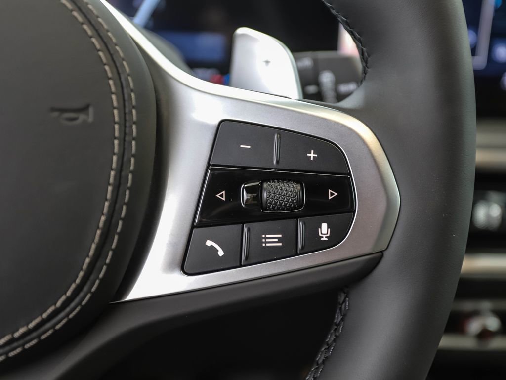 Used 2026 BMW X5 xDrive40i w/ M Sport Package image 12