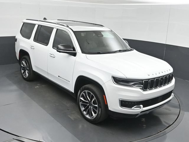Used 2025 Jeep Wagoneer Series III w/ Premium Group I AWD/4WD image 44