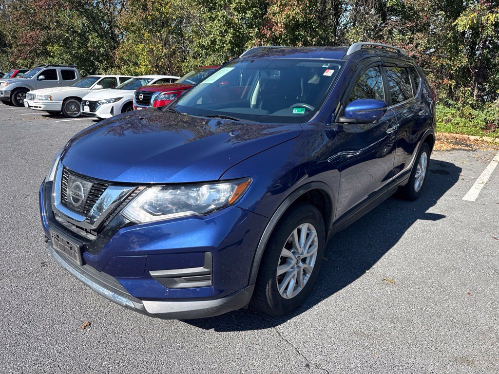 Used 2017 Nissan Rogue SV w/ SV Premium Package AWD/4WD image 2