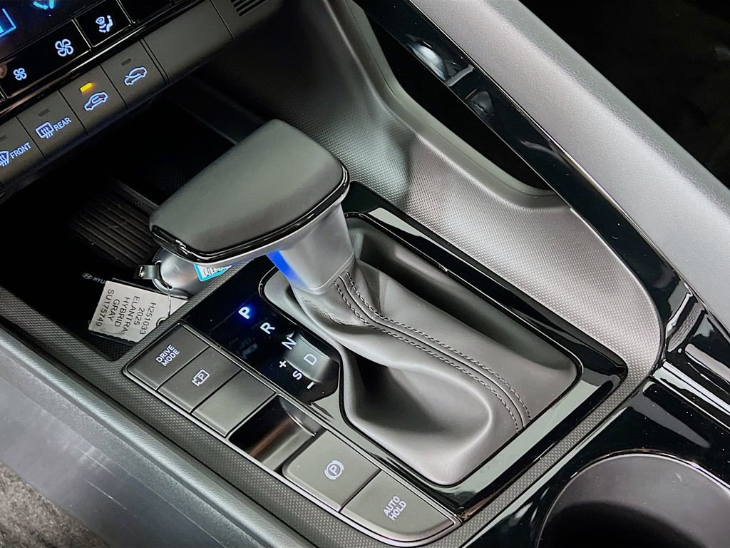 New 2025 Hyundai Elantra SEL w/ Cargo Package image 15