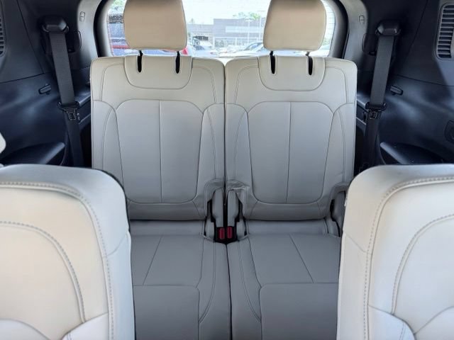 Used 2025 Jeep Grand Cherokee L Limited AWD/4WD image 24