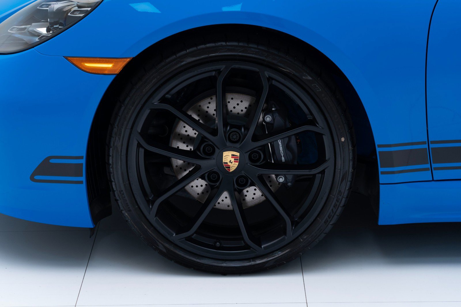 New 2025 Porsche 718 Cayman image 12