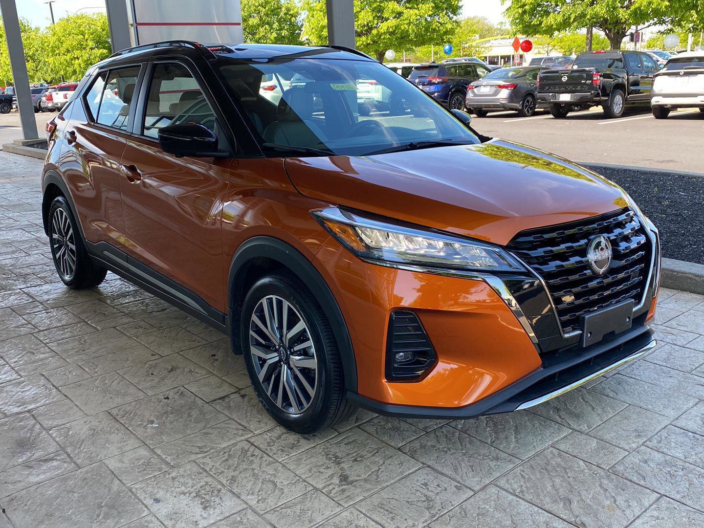 Certified 2023 Nissan Kicks SR w/ SR Premium Package FWD image 3