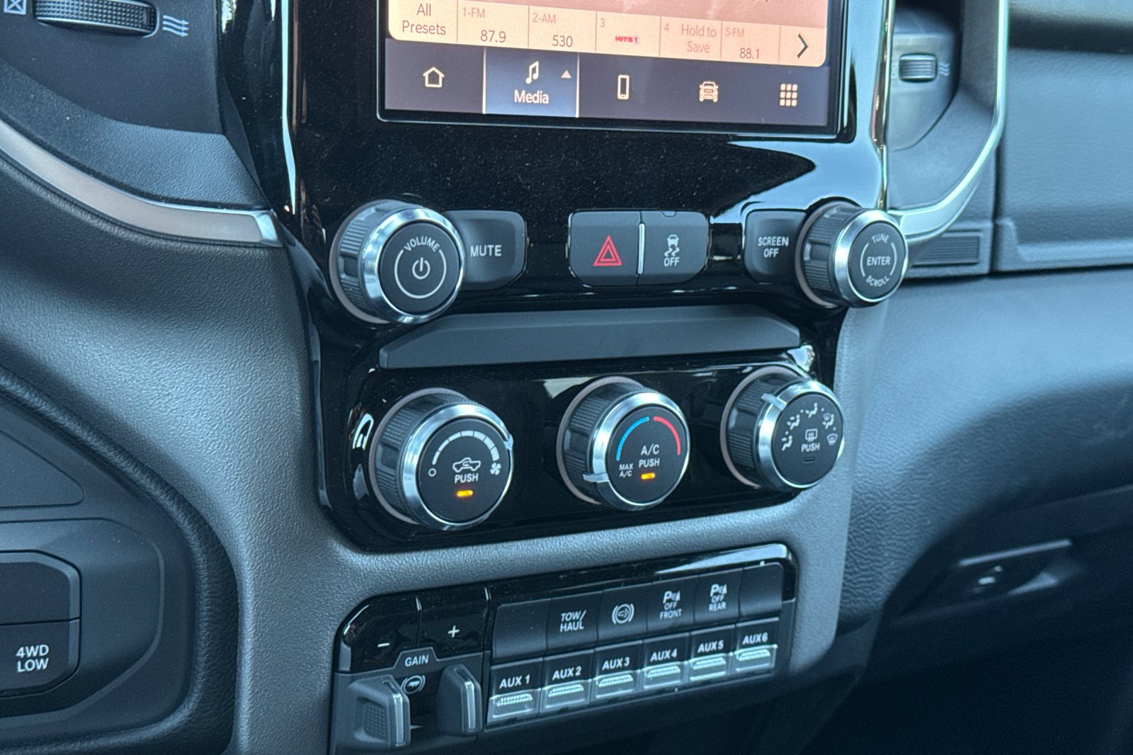 New 2026 RAM 3500 Big Horn AWD/4WD image 18