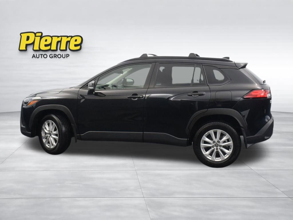 Used 2024 Toyota Corolla Cross LE image 5