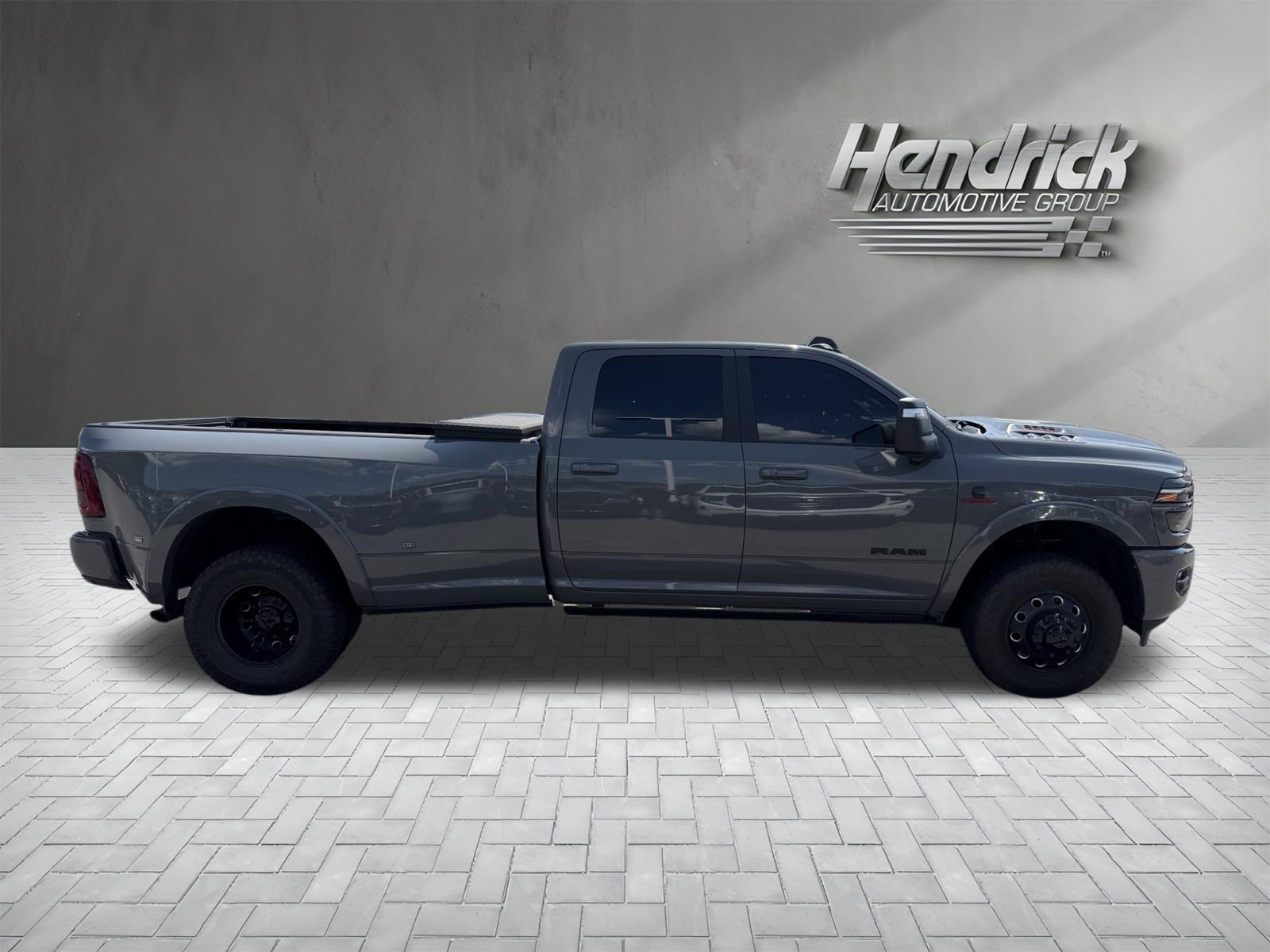 Used 2025 RAM 3500 Limited AWD/4WD image 10