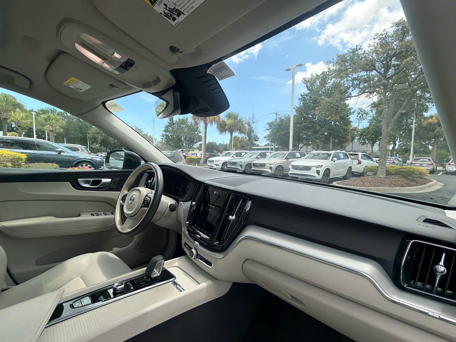Certified 2024 Volvo XC60 B5 Core w/ Protection Package Premier AWD/4WD image 62