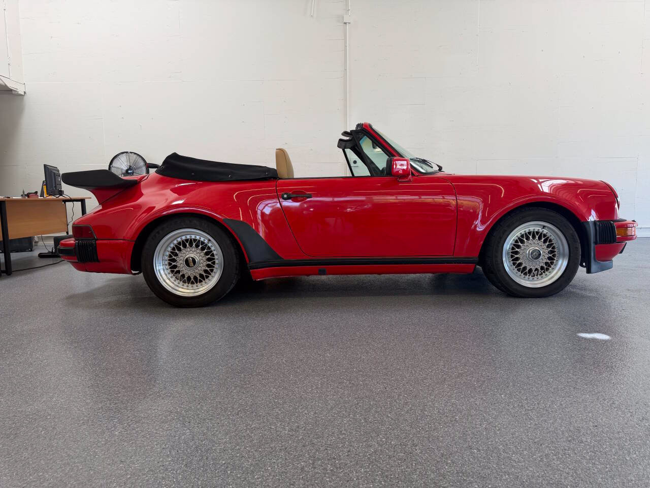 Used 1988 Porsche 911 Carrera RWD image 8