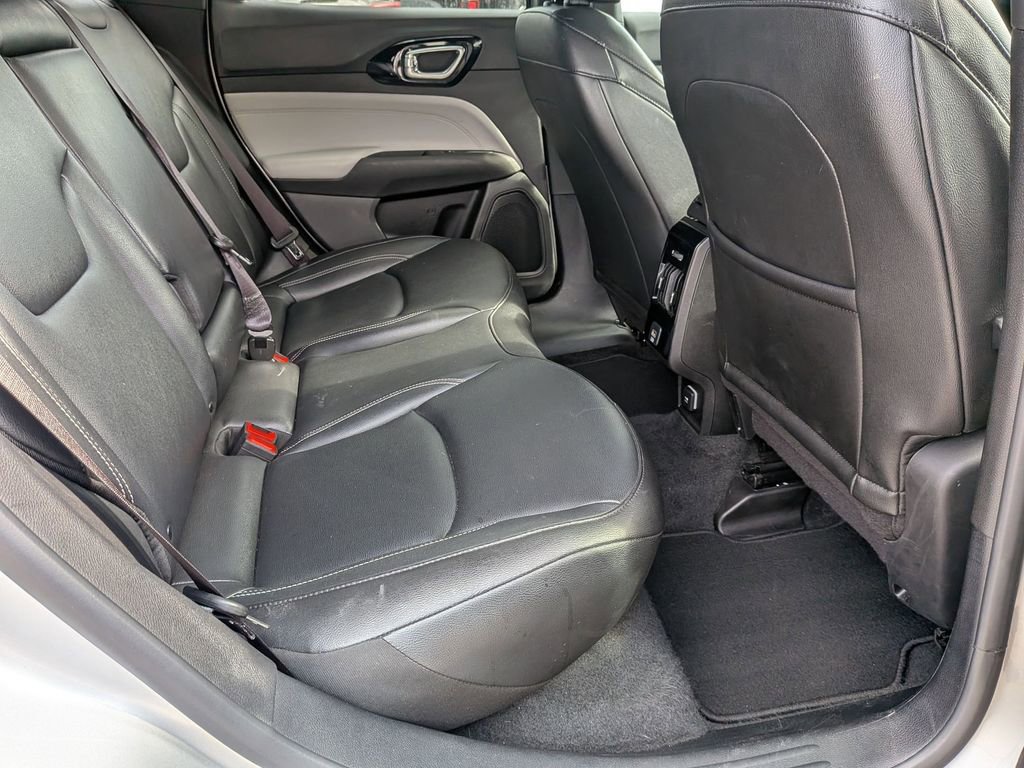 Used 2025 Jeep Compass Limited image 30