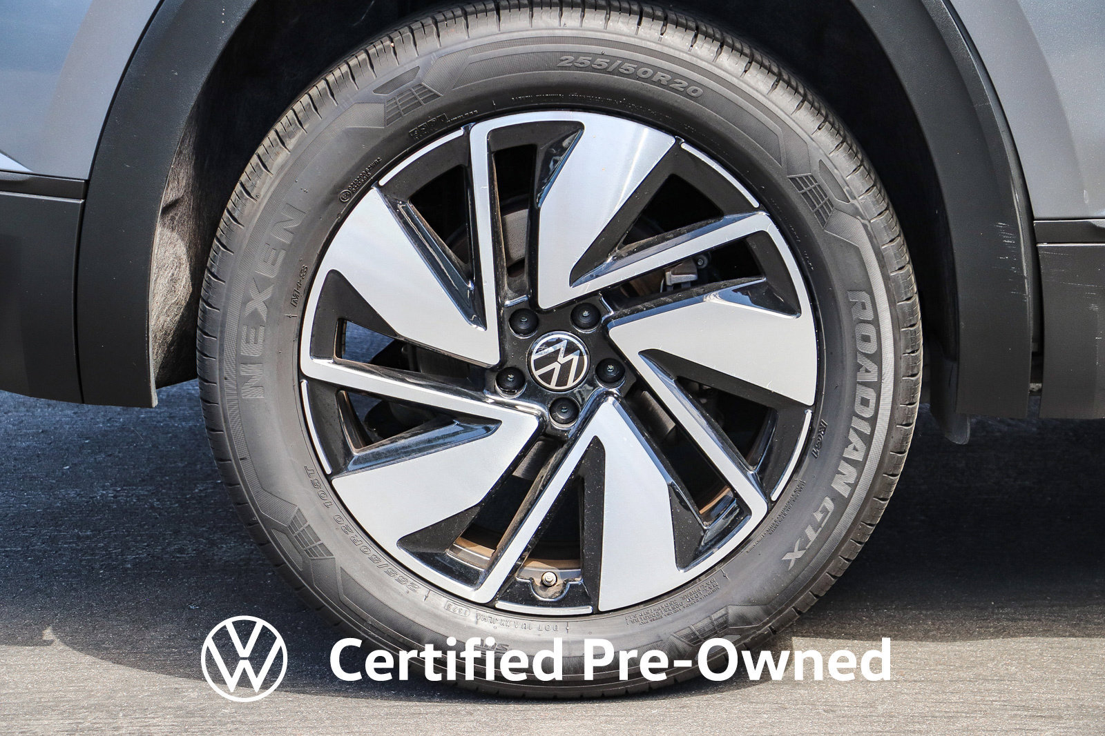Certified 2024 Volkswagen Atlas SE FWD image 13