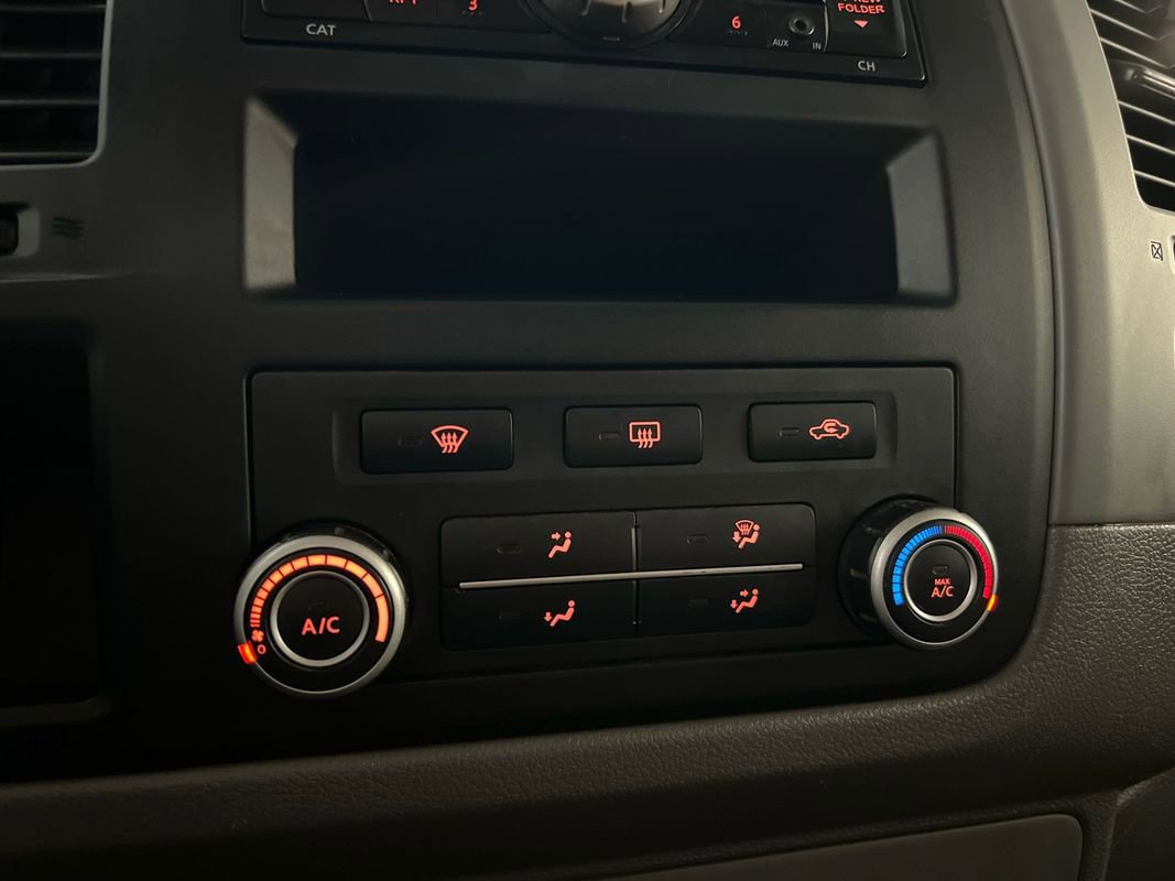 Used 2017 Nissan NV 3500 SV image 80