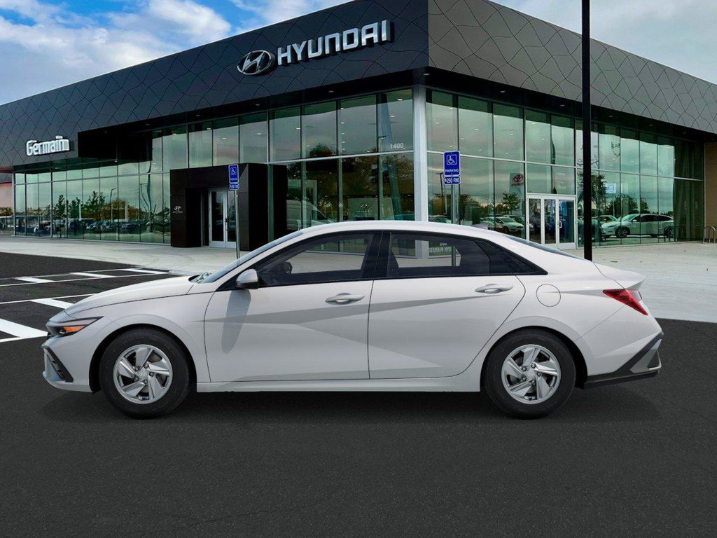 New 2026 Hyundai Elantra SE FWD image 3