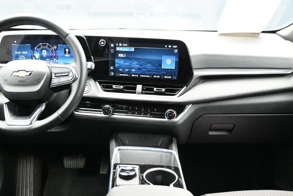Used 2026 Chevrolet Equinox LT AWD/4WD image 18