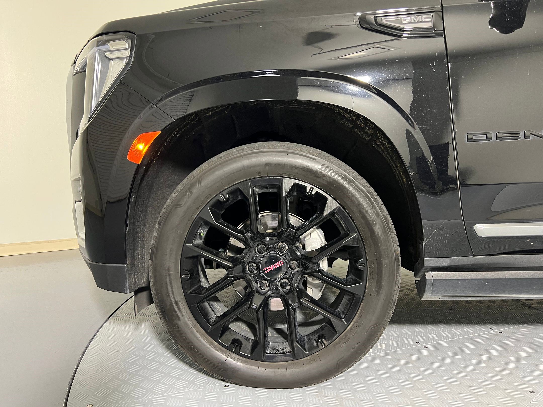 Used 2024 GMC Yukon Denali image 10