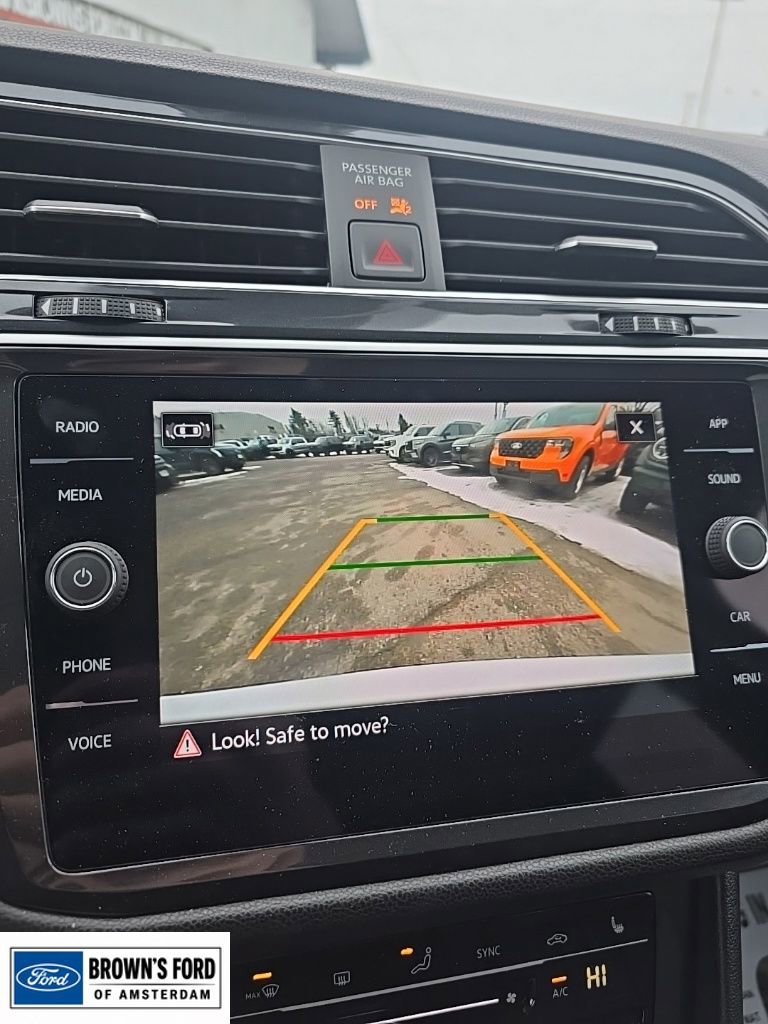 Used 2024 Volkswagen Tiguan SE AWD/4WD image 24