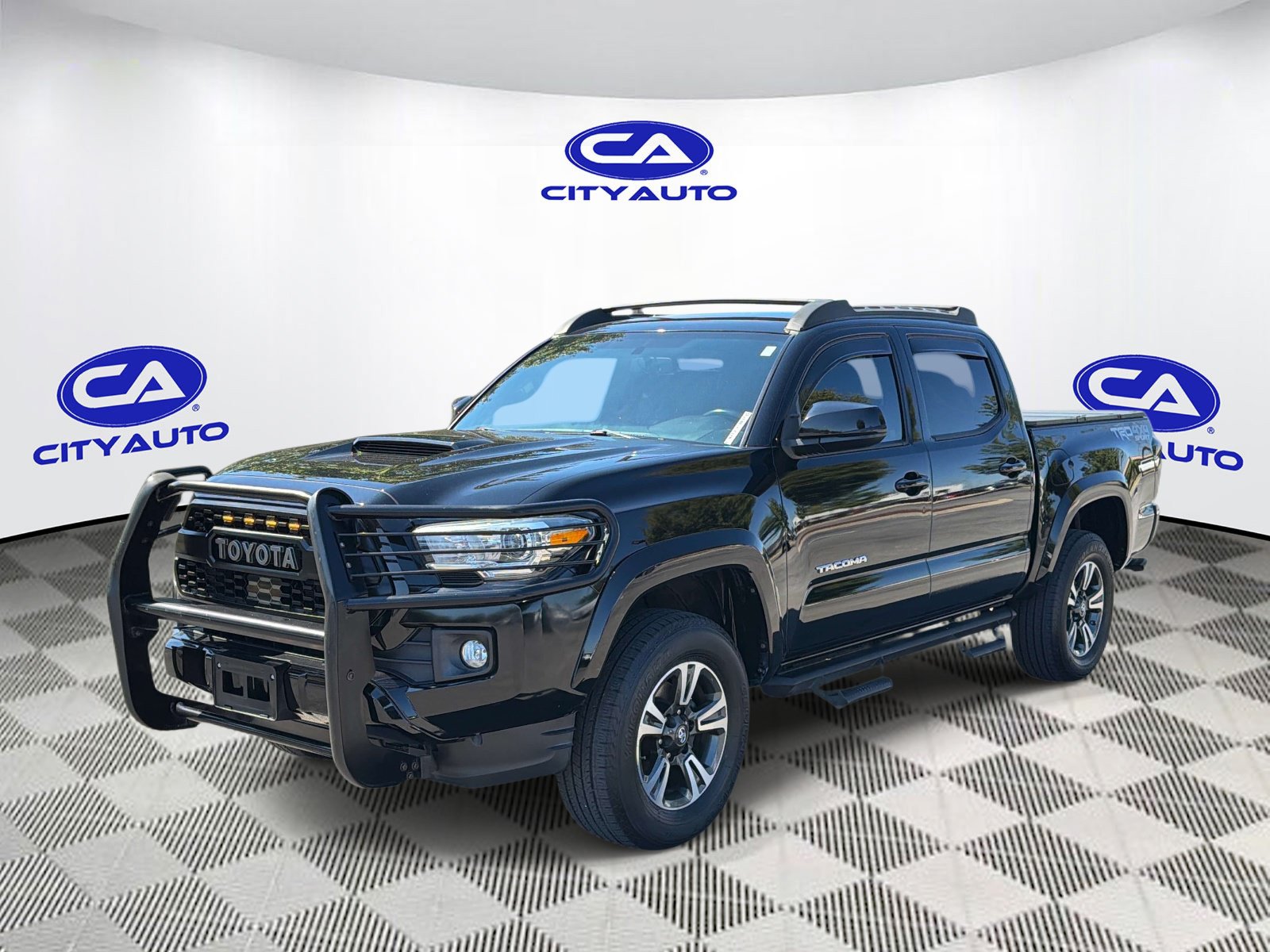 Used 2017 Toyota Tacoma TRD Sport w/ Tow Package (A/T) AWD/4WD image 8