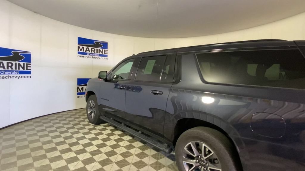 Used 2024 Chevrolet Suburban Z71 w/ Luxury Package AWD/4WD image 8