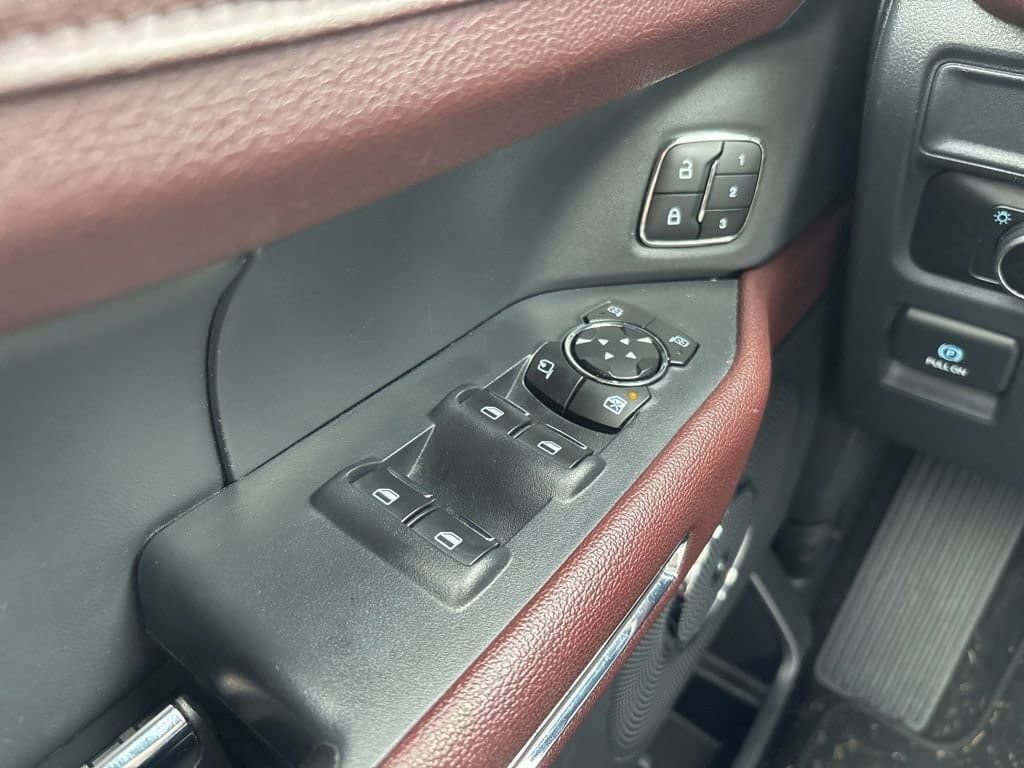 Used 2024 Ford Expedition Limited image 26