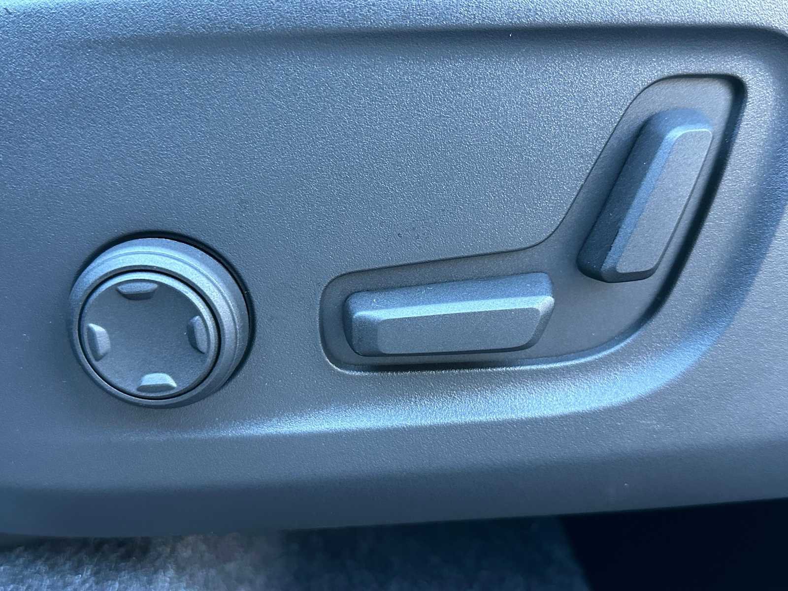 New 2026 Volvo XC40 B5 Ultra w/ Climate Package image 22