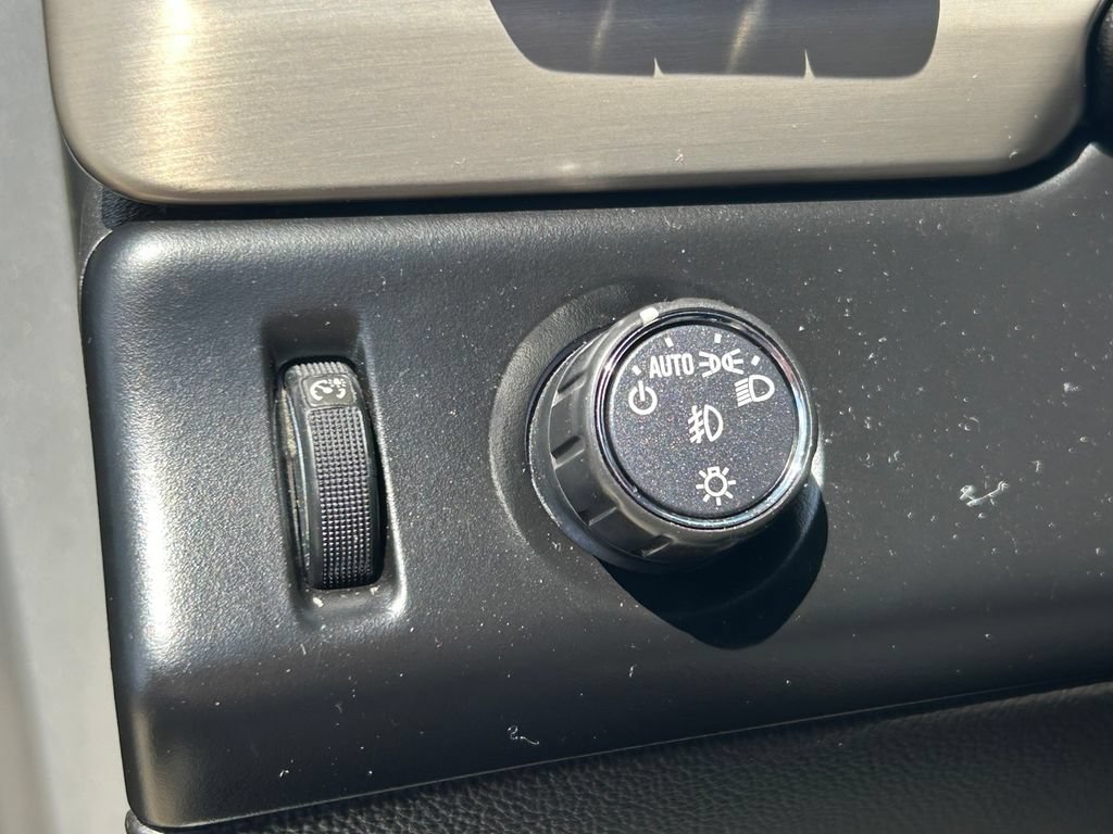 Used 2017 GMC Yukon Denali RWD image 34
