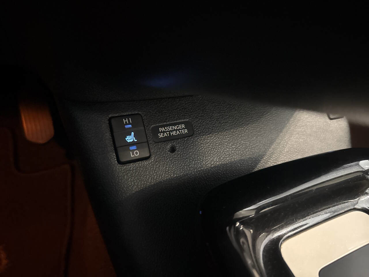 Used 2016 Toyota Prius Four w/ Advanced Technology Package FWD image 38